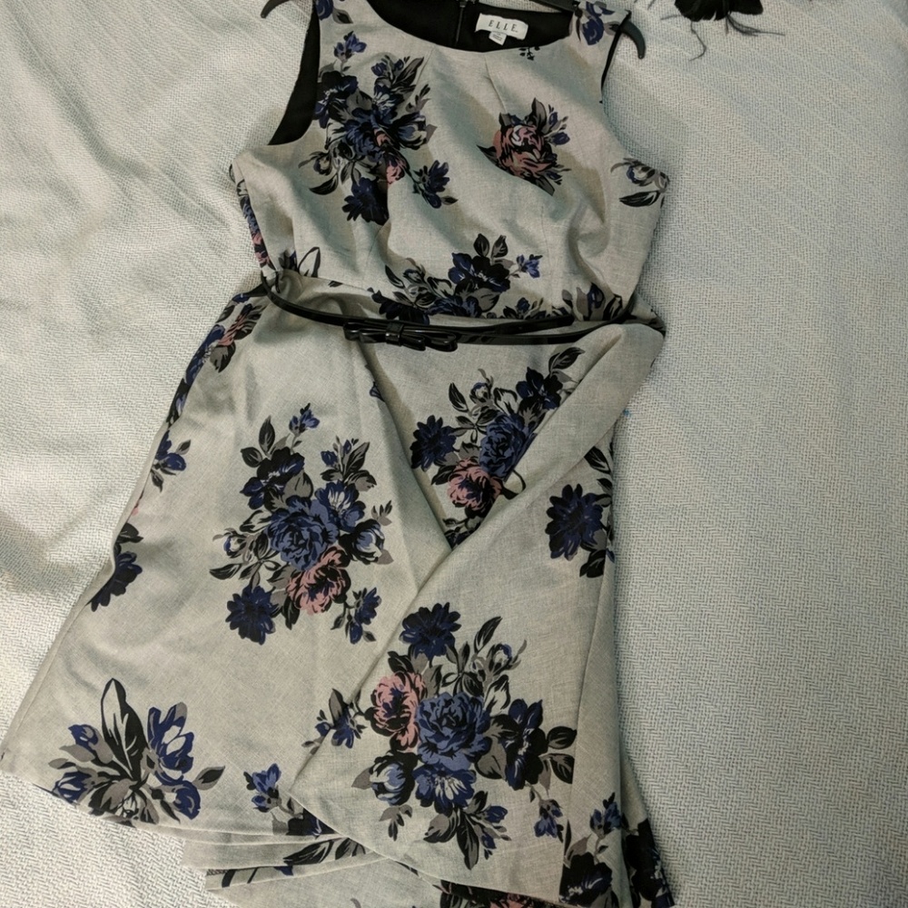 Sleeveless dress